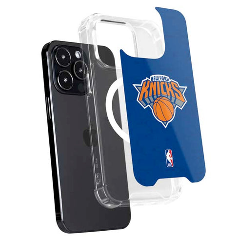 NBA New York Knicks Distressed iPhone 15 Pro MagSafe Case